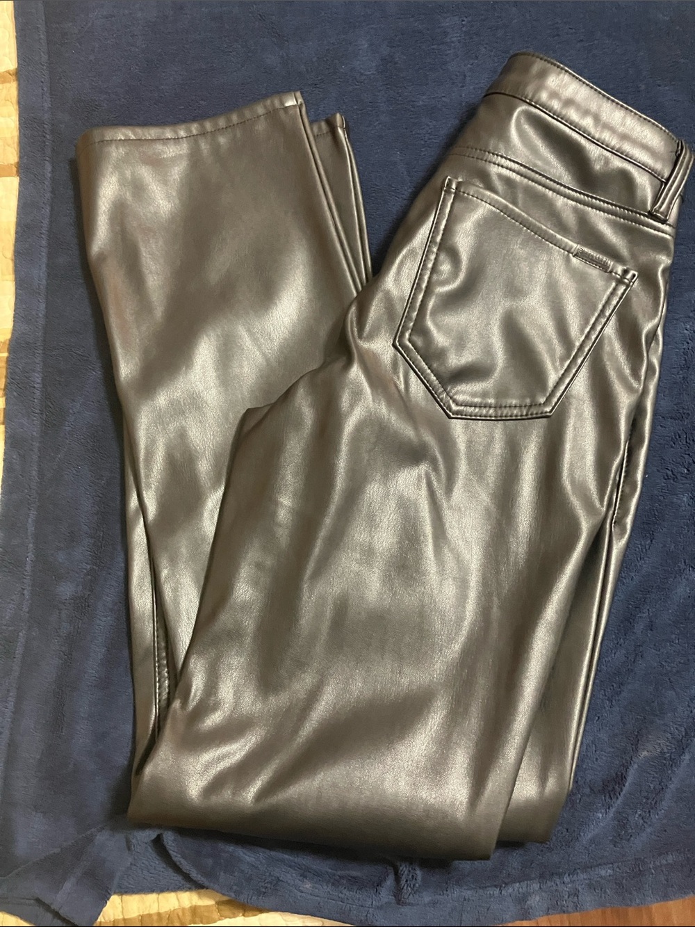 Womens Faux Leather Pants in Black - Sleek mid-Rise Style